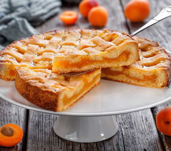 Heerlijke echte Limburgse vlaai in de pauze van het personeelsuitje, bedrijfsuitje, sportdag of familiedag.